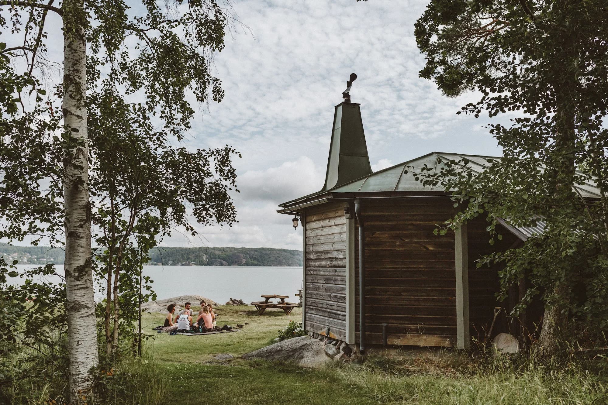 The sauna and waterfront