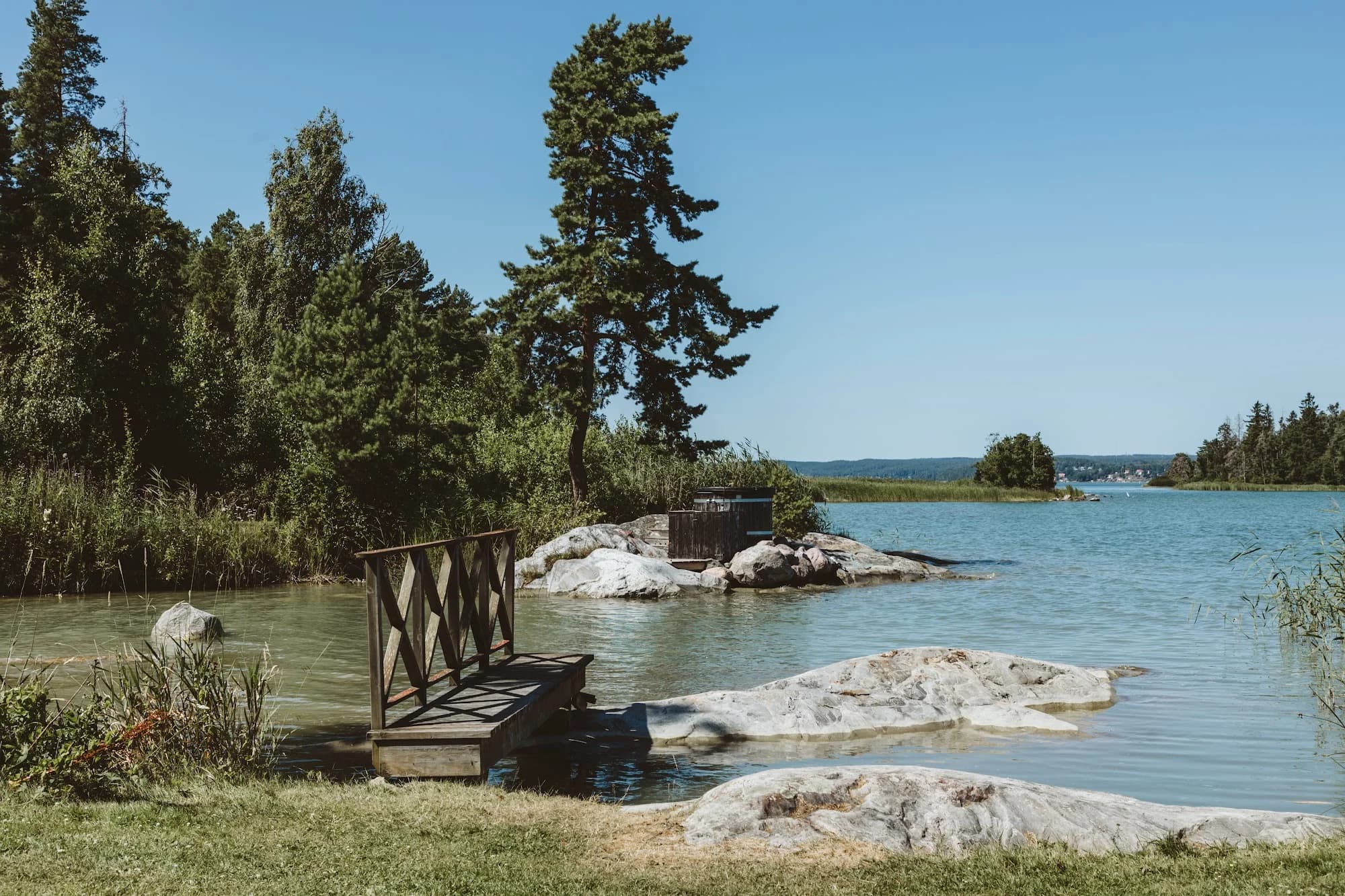 The sauna and waterfront